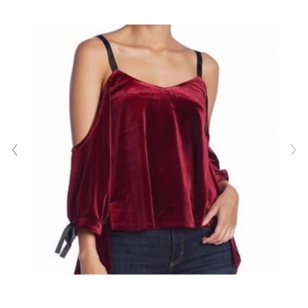 Romeo + Juliet Couture Top